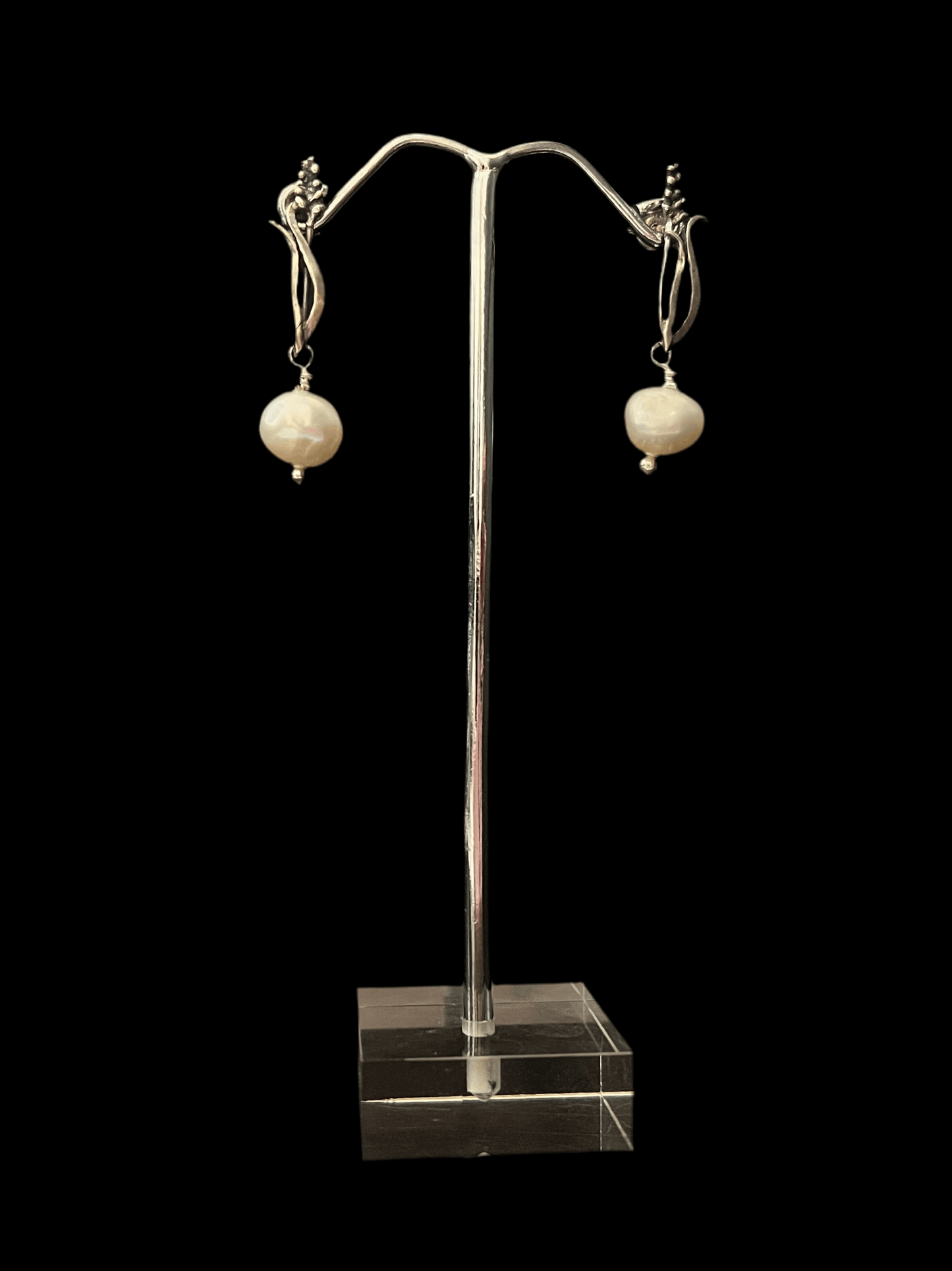 Long Leaf Pearl Earring