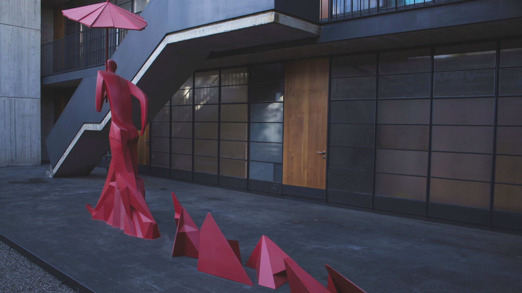 The British - Installation