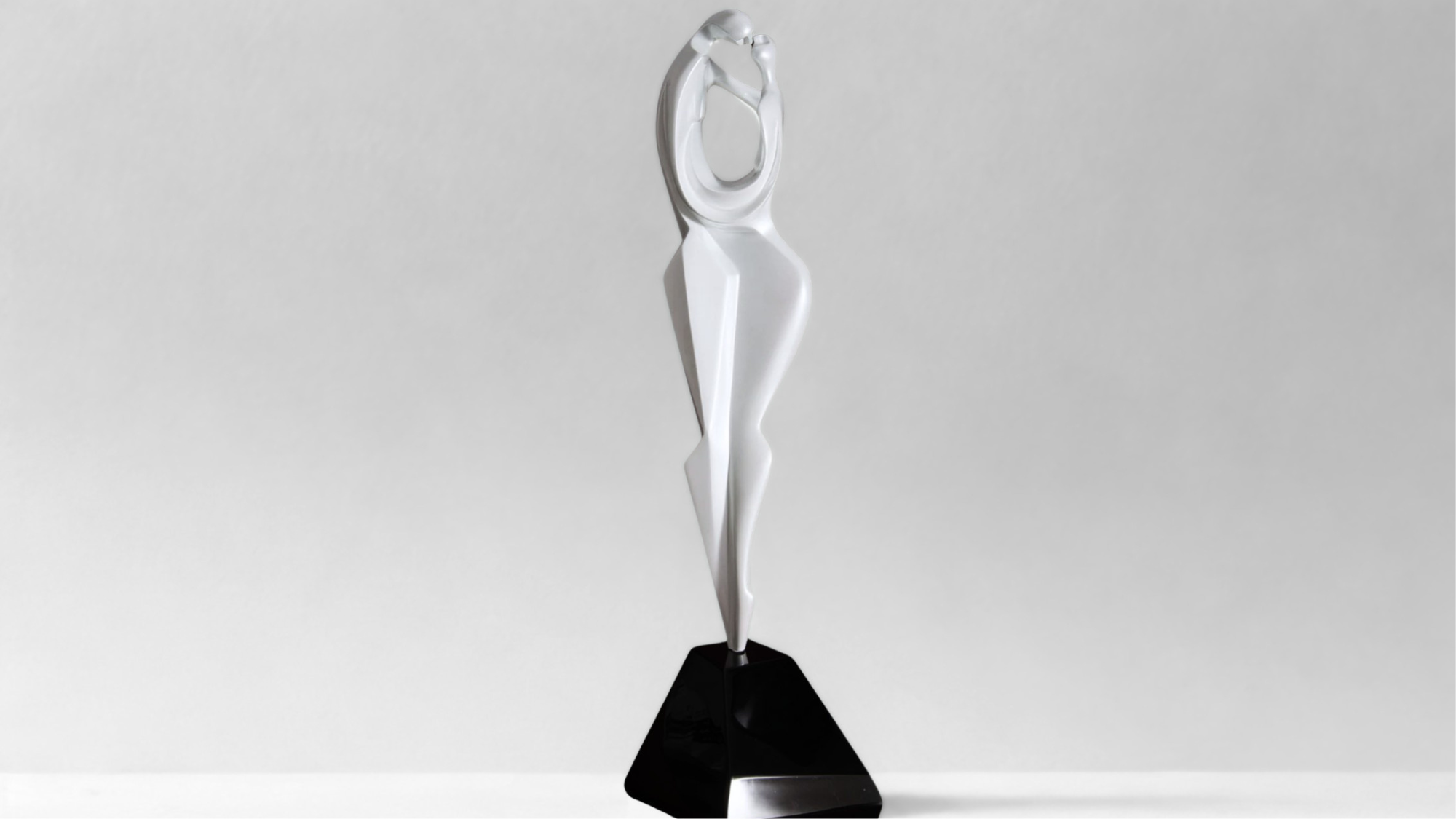 Il Bacio - Xhuba Gallery 