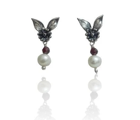 Daisy Leaf Earrings - Xhuba Gallery 