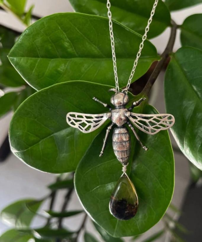 Bee Choker - Xhuba Gallery 